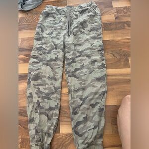 Women’s Camouflage Cargo Pants
